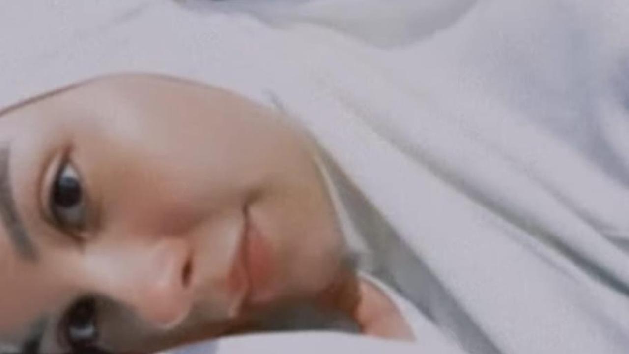 Momen Alyssa Daguise Umrah Bersama Ibu, Kompak dengan Warna Outfit Hitam yang Memesona