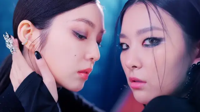 Inspirasi Makeup Look ala Irene & Seulgi di MV Monster, Saatnya Jadi Fearless Lady!