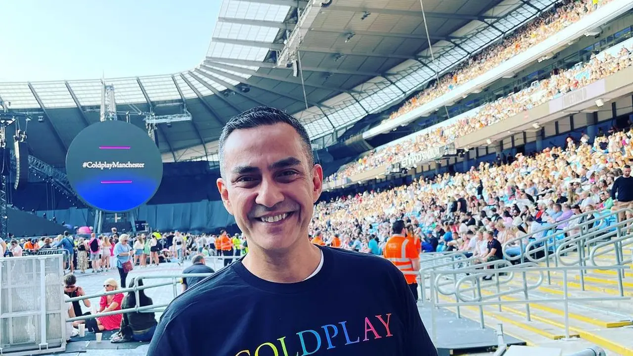 Ferdy Hasan dan keluarga nonton Coldplay