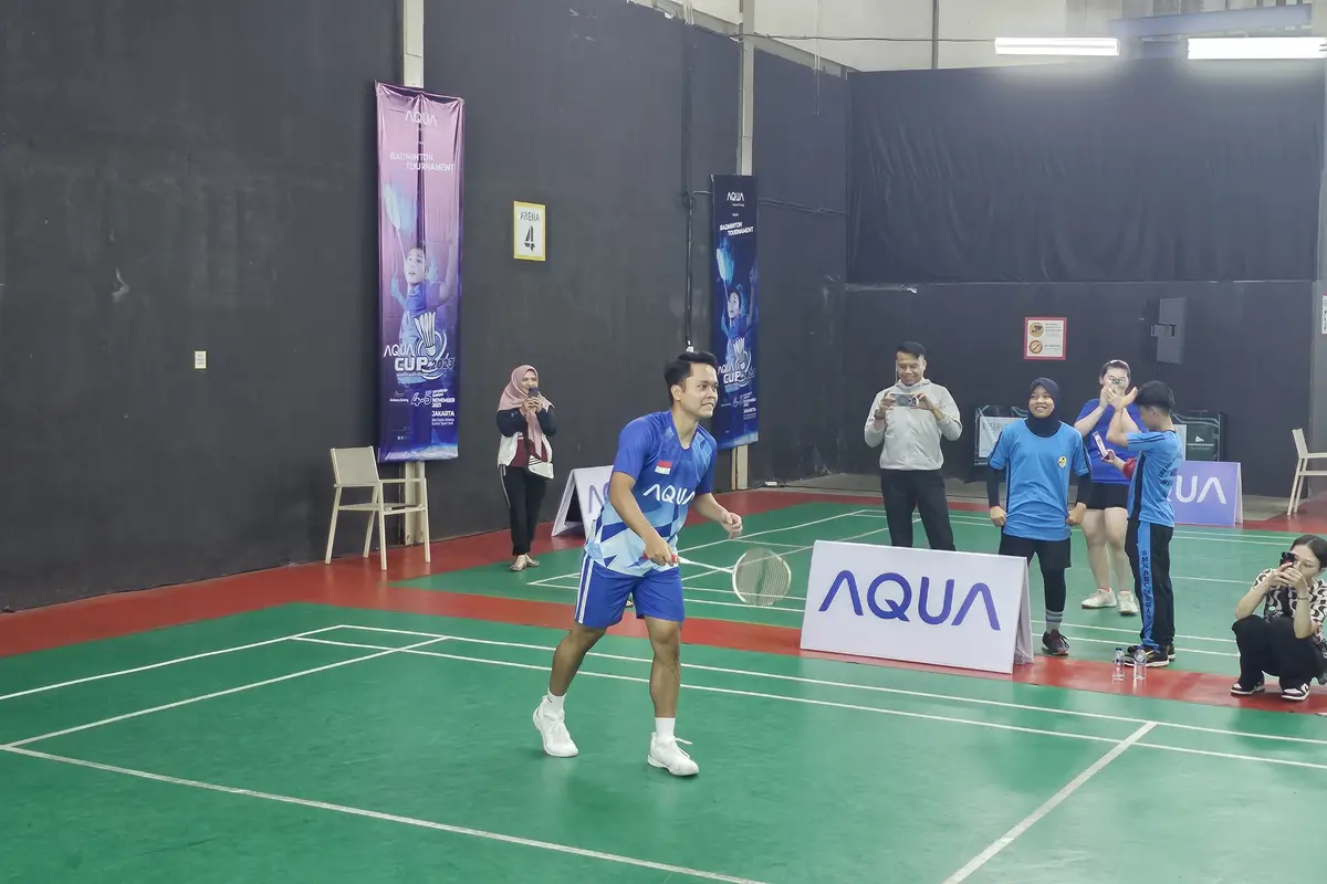 Anthony Ginting melakoni laga persahabatan dengan pemenang Aqua Cup 2023