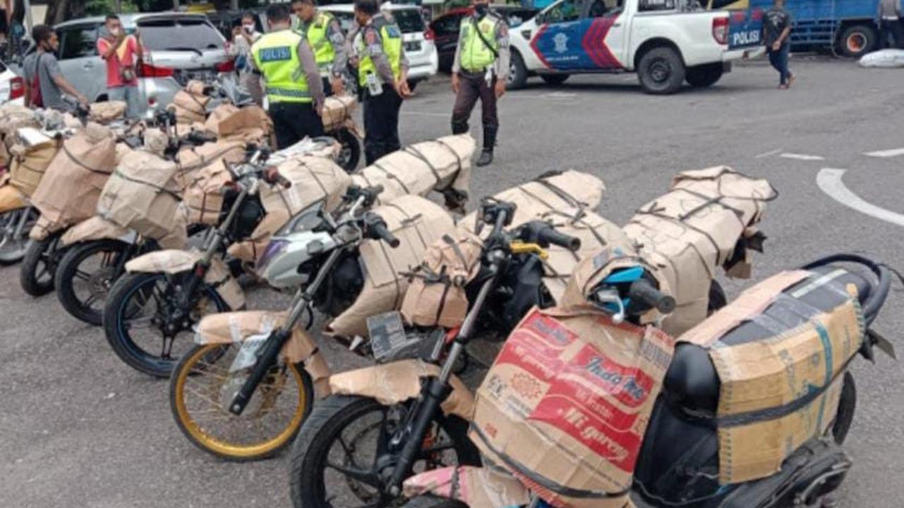 Puluhan motor bodong diamankan polres sikka. (Liputan6.com/ Dionisius Wilibardus)