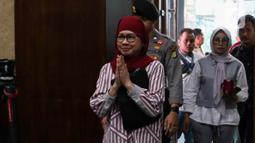 Terdakwa Galaila Karen Kardinah atau Karen Agustiawan pada Senin (24/6/2024) menjalani sidang pembacaan putusan di Pengadilan Tindak Pidana Korupsi (Tipikor) Jakarta terkait kasus dugaan korupsi pengadaan gas alam cair atau Liquefied Natural Gas (LNG). (Liputan6.com/Herman Zakharia)