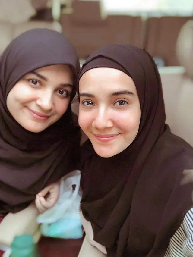 [Fimela] Shireen Sungkar dan Zaskia Sungkar
