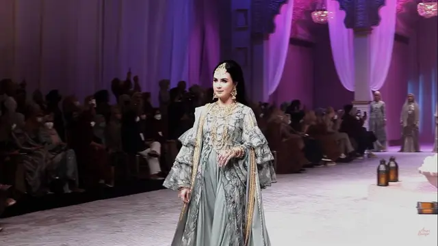 7 Potret Arumi Bachsin Sehari Jadi Gadis India Ini Curi Perhatian