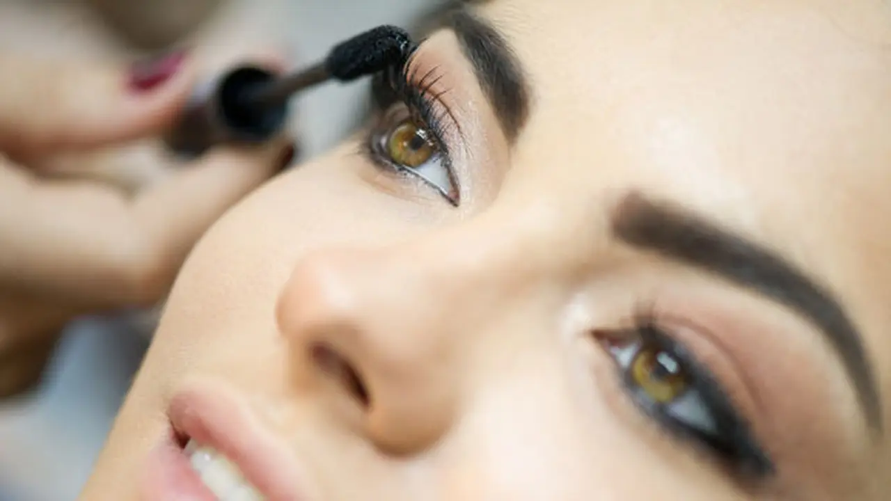 (c) shutterstock