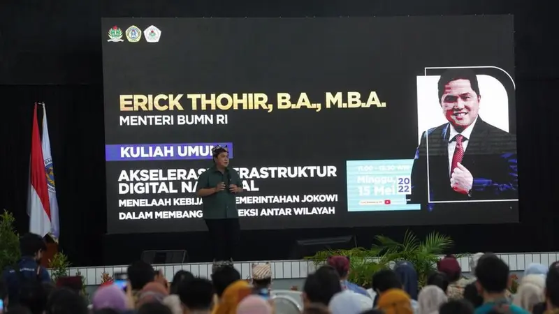 Menteri BUMN Erick Thohir dalam kuliah umum di Universitas PGRI Banyuwangi, Minggu (15/4/2022). (Foto: Erick Thohir)