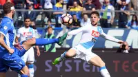 Pemain sayap Napoli, Dries Mertens, diperebutkan Inter Milan dan Manchester United (MU). (Claudio Giovannini/ANSA via AP)
