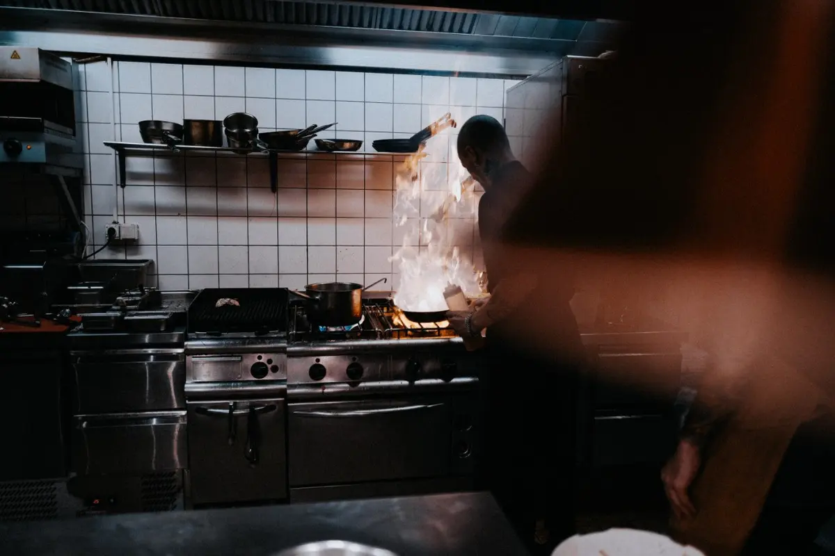 Solusi Tambahan Pemasukan bagi Pemilik Restoran yang Sepi Pengunjung