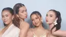 Rebecca Klopper hadir mengenakan mini dress pink dihiasi beads model spaggeti strap. Serta Elina Joerg mengenakan mini dress kuning strapless dihiasi beads. [@elinaaaajoerg]