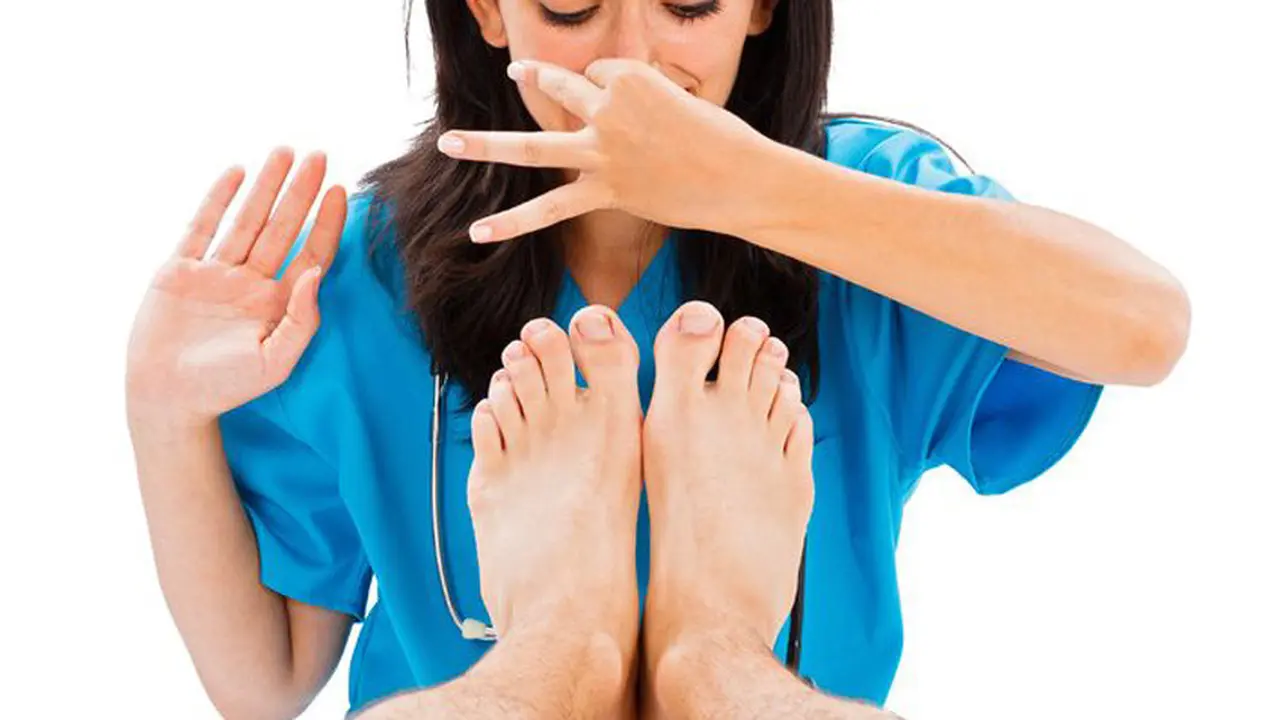 5 Kiat Mudah Usir Bau Kaki