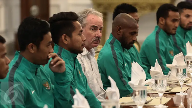 20161219-Jokowi Makan Siang dengan Timnas Garuda-Jakarta