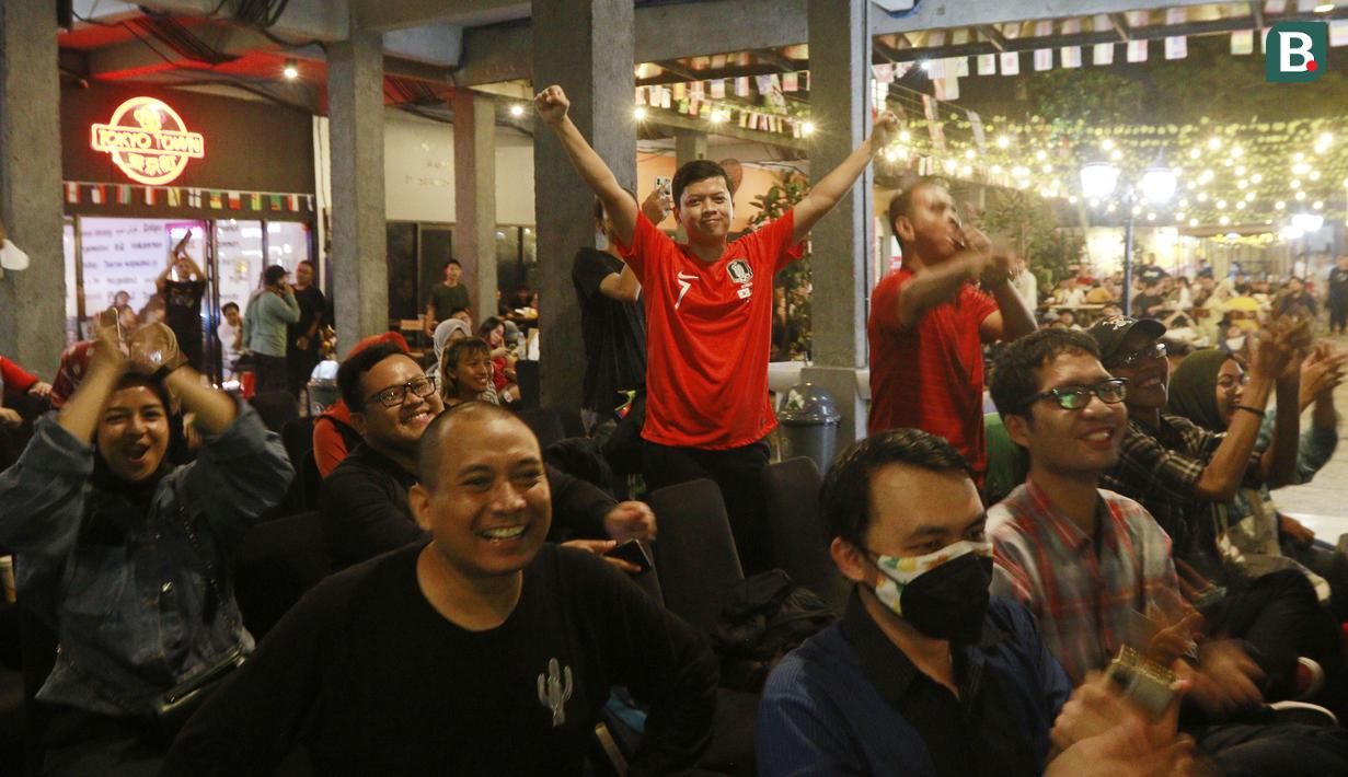 Laga tersebut secara mengejutkan dimenangkan oleh wakil dari benua Asia Korea Selatan dengan skor 2-1. (Bola.com/M iqbal Ichsan)