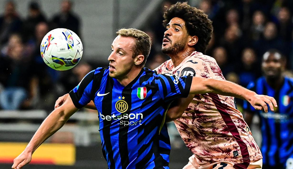 Hingga akhir babak pertama, Nerazzurri unggul 2-1 atas Torino. (Piero CRUCIATTI/AFP)