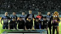 Arema FC di Liga 1 2017. (Bola.com/Iwan Setiawan)