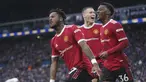 Manchester United memetik hasil positif usai menang 4-2 atas tuan rumah Leeds United dalam laga lanjutan Liga Inggris, Minggu (20/2/2022). Laga yang bertajuk Roses Derby tersebut menjadi panggung dua pemain pengganti, Fred dan Anthony Elanga. (AP/Jon Super)