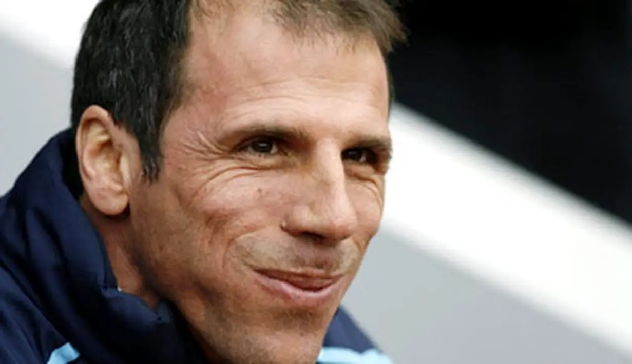 Gianfranco Zola manager of West Ham looks on before kick off against Manchester City during their Premier League football match at Upton Park in London on March 1, 2009. AFP PHOTO/IAN KINGTON
