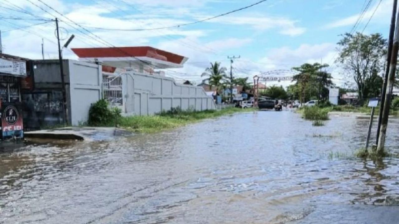 BPBD Kotim Sigap Tangani Banjir Sampit: 14 Ruas Jalan Terendam Akibat Hujan Deras