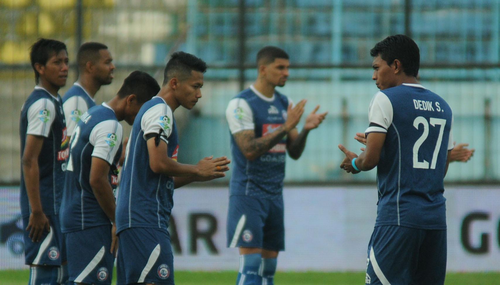 Permainan Arema FC dinilai sudah mengalami perkembangan saat lawan Bali United. (Bola.com/Iwan Setiawan)