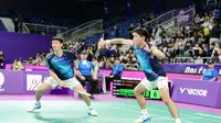 Ganda putra Indonesia Raymond Indra/Nikolaus Joaquin terhenti di perempat final Orleans Masters 2026. Raymond/Joaquin ditumbangkan Christian Faust Kjær/Rasmus Kjaeer dari Denmark dengan rubber game 18-21, 21-12, dan 14-21 di Palais des Sports, Jumat (20/3) malam. (foto: PBSI)