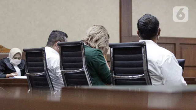 FOTO: Nia Ramadhani dan Ardi Bakrie Divonis 1 Tahun Penjara