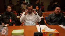 Jaksa Agung HM Prasetyo (Tengah) saat menghadiri rapat dengan Pansus Pelindo, di Jakarta, Kamis (29/10/2015). Dalam rapat ini DPR meminta penjelasan Kejagung terkait kasus Pelindo II. (Liputan6.com/Johan Tallo)