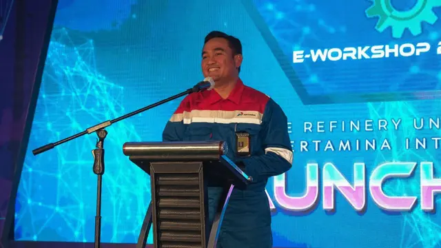 Pekerja Kilang Pertamina Plaju meluncurkan Aplikasi E-Workshop 2.0, sebuah solusi digital terbaru untuk proses pemeliharaan kilang yang efisien (Dok PT Kilang Pertamina Internasional)