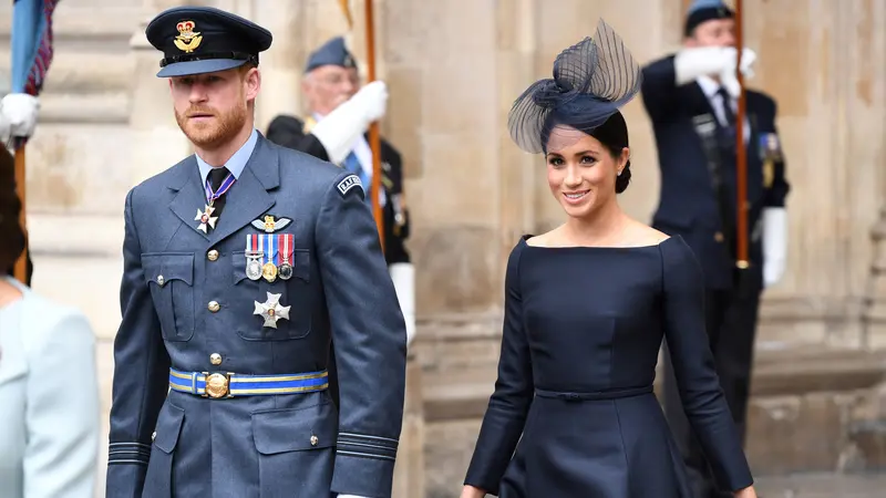 Senyum Memesona Meghan Markle Saat Hadiri Peringatan 1 Abad RAF