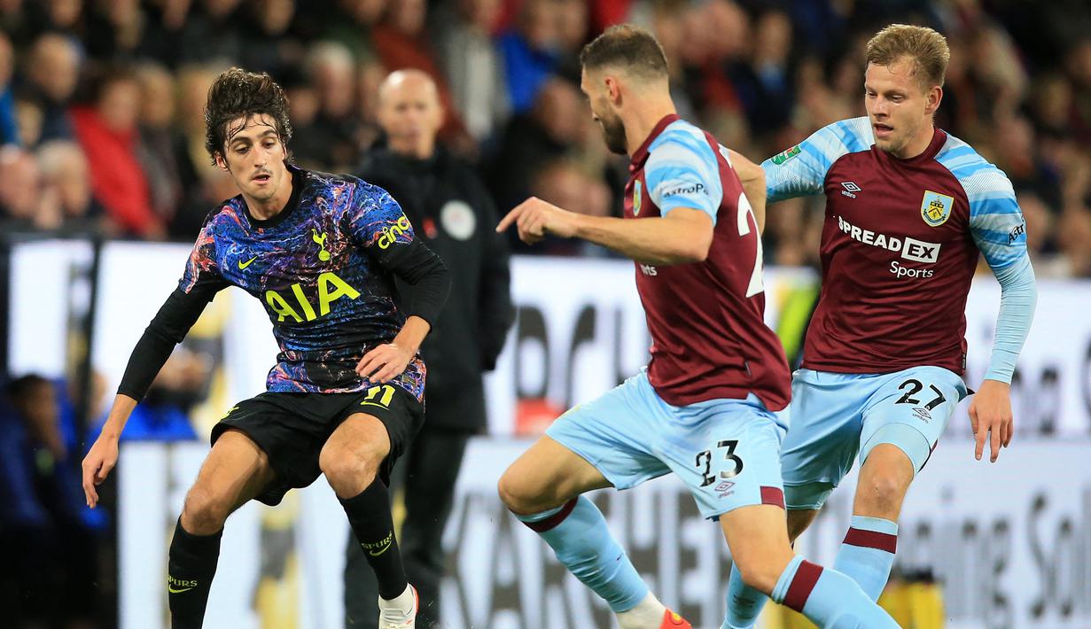 Bryan Gil. Gelandang Tottenham Hotspur yang didatangkan dari Sevilla pada awal musim 2021/2022 ini baru bermain selama 57 menit di Liga Inggris musim ini. Ia baru bermain 5 kali dan semuanya dari bangku cadangan sebagai pemain pengganti.(AFP/Lindsey Parnaby)