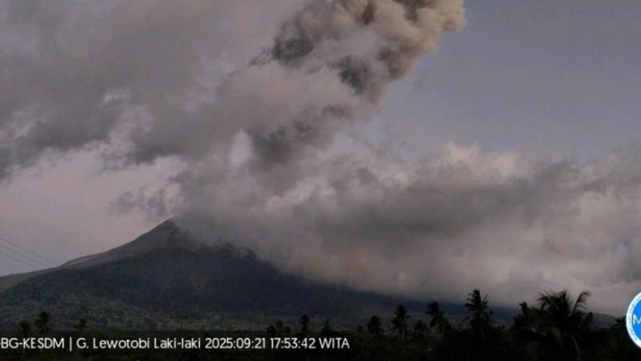 Fakta Unik: Gunung Lewotobi Laki-laki Erupsi 19 Kali dalam Enam Jam, Status Awas!