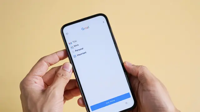 Cara menghapus email di HP (Foto: Reve Art AI)