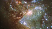 Foto penampakan dua galaksi tersebut diabadikan  European Space Agency (ESA) lewat kamera teleskop Hubble