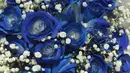 Pada saat momen Valentine, Miqdad memberikan satu bucket bunga cantik berwarna biru untuk sang kekasih Nadya Arina. (viainstagram@nadyaarina/Bintang.com)