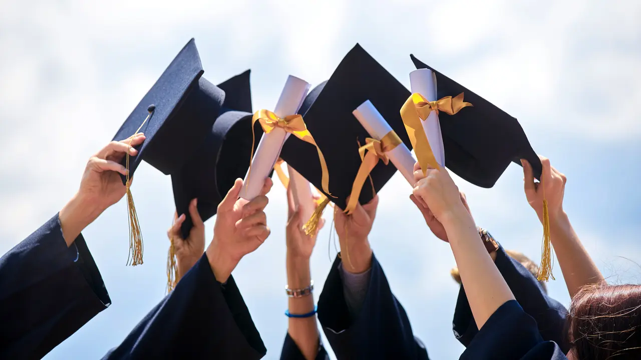 topi wisuda