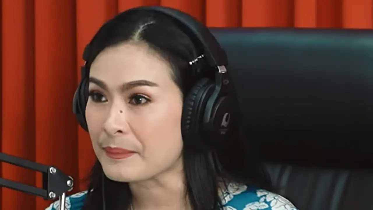 Iis Dahlia. (Foto: Dok. YouTube The Hermansyah A6)
