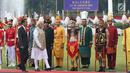 Presiden Joko Widodo (kiri) bersama PM India Narendra Modi memeriksa pasukan saat kunjungan kenegaraan di Istana Merdeka, Jakarta, Rabu (30/5). Kedatangan PM Modi ke Indonesia merupakan kunjungan resmi pertama ke Indonesia. (Liputan6.com/Angga Yuniar)