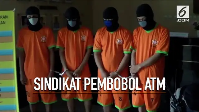 Polisi menangkap empat orang yang tergabung dalam sindikat pembobol atm di Bogor.