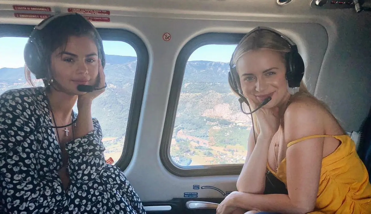 Caleb sendiri adalah adik dari salah satu sahabat Selena Gomez, Raquelle Stevens. (instagram/raquellestevens)