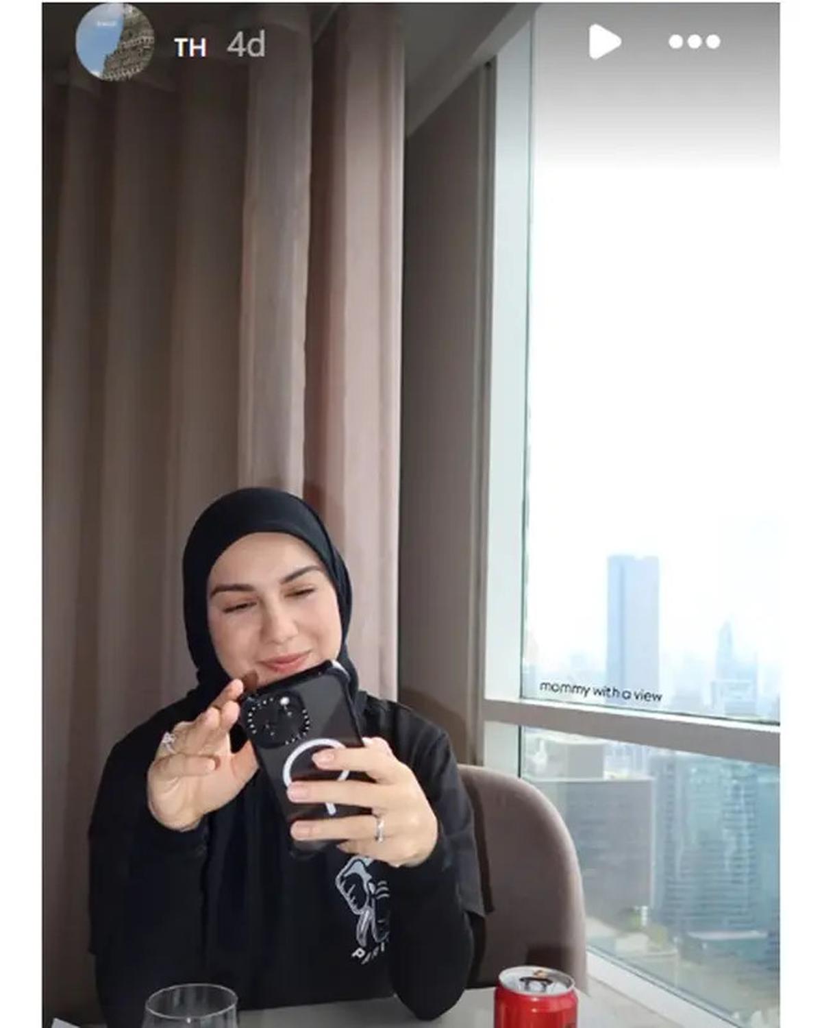 6 Potret Kebersamaan Irish Bella dan Dua Putri Sambungnya di Bangkok, Bak Sahabat