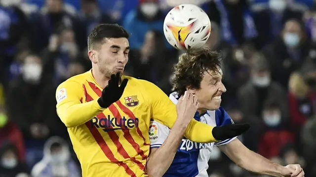 Foto: Gol Semata Wayang Frenkie de Jong Bawa Barcelona Menang Atas Deportivo Alaves di Liga Spanyol