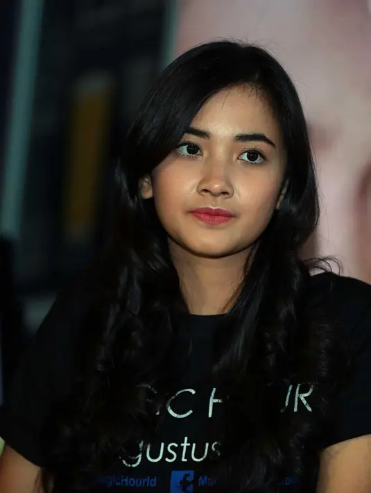 Semenjak itu ia menerima banyak tawaran casting. Meski pada awalnya ia ingin melanjutkan kuliah ke jurusan hukum, Nadia Arina merasa kesempatan dalam dunia entertainment seperti ini tidak datang dua kali. (Deki Prayoga/Bintang.com)