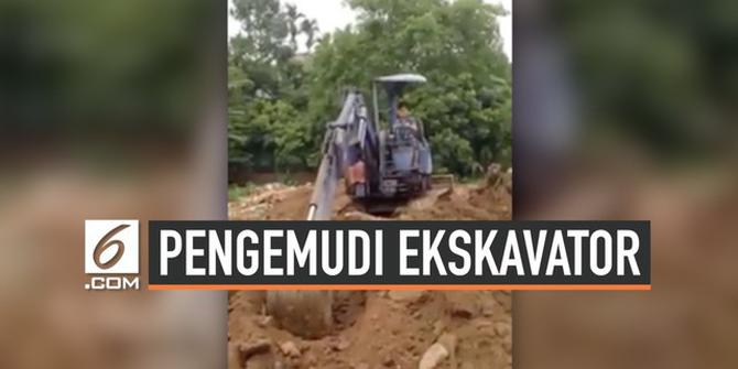VIDEO: Bocah 7 Tahun Pamer Kemampuan Operasikan Ekskavator
