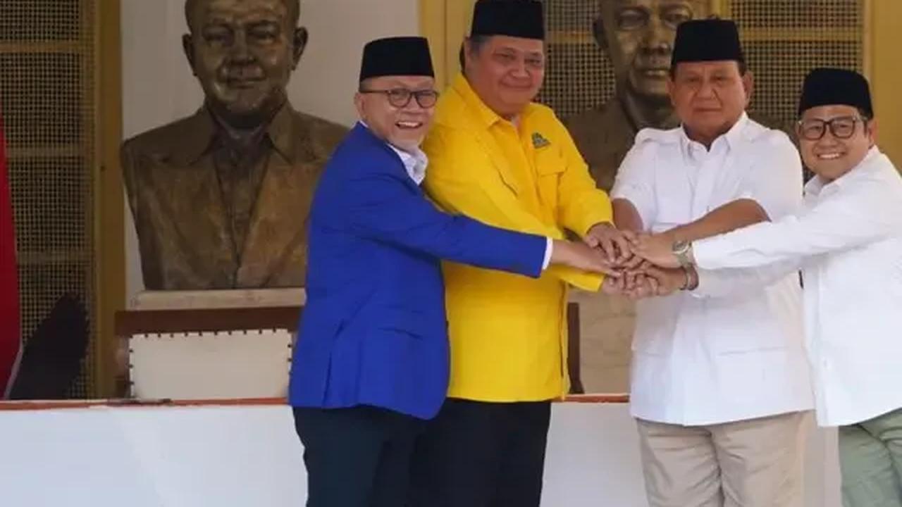 "Semoga kita bersama Gerindra, PAN, Golkar, PKB dan teman-teman partai lainnya bisa menuntaskan perjuangan kita Februari 14, 2024. Insyaallah Pak Prabowo menjadi presiden Indonesia," tegasnya.