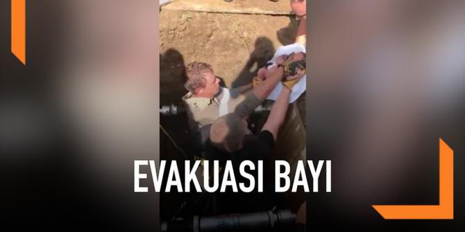 VIDEO: Evakuasi Bayi Baru Lahir Terjebak di Saluran Pembuangan