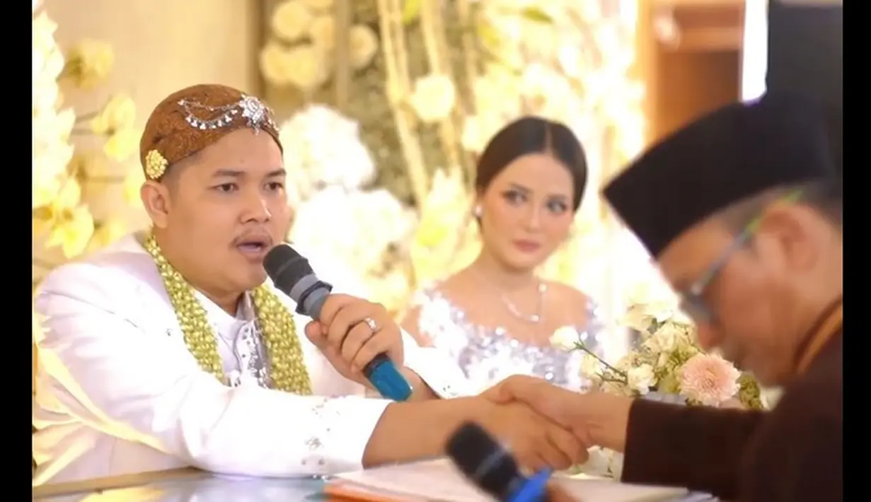 Akad nikah digelar di kediaman mempelai perempuan di Ledok Sambong, Blora, Jawa Tengah Senin (09/10/2023). [Instagram/nopeknovian]