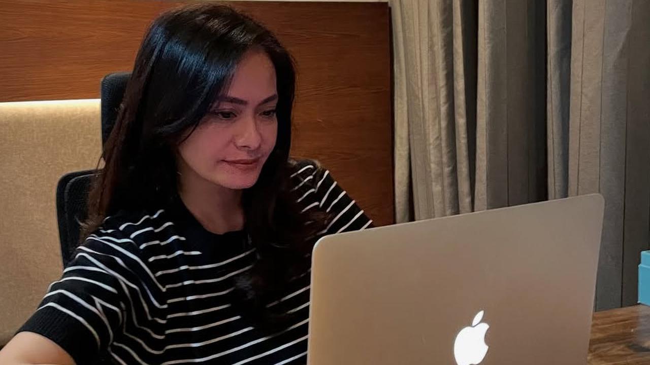Curhatan Ersa Mayori yang Kuliah Lagi di Usia 45 Tahun: Akui Sulit Bagi Waktu Jadi Ibu, Mahasiswa dan Kerjaan