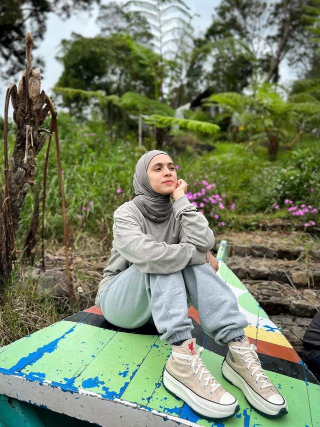 Gaya Sporty ala Nycta Gina