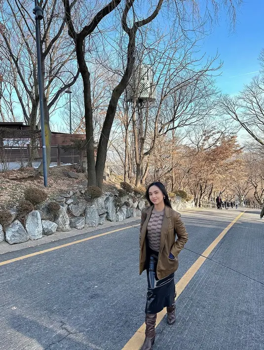 Mengunjungi Namsan Seoul Tower, Lyodra Ginting tampil dengan pesona khas Idol KPop. [@lyodraofficial]