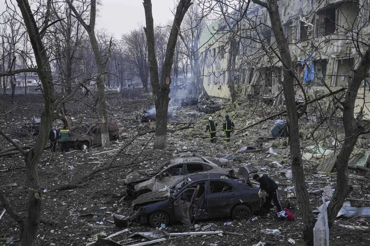Serangan Udara Rusia Hancurkan Rumah Sakit Bersalin di Ukraina
