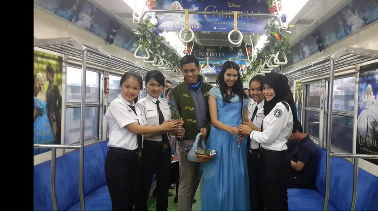 Kereta bertema Cinderella. (Twitter  @CommuterAd )