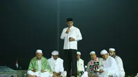 Gubernur Terpilih DKI Jakarta Anies Baswedan menghadiri Milad FPI di Stadion Sepak Bola Kamal, Kapuk Kamal, Jakarta Utara (Media Center Anies-Sandi)